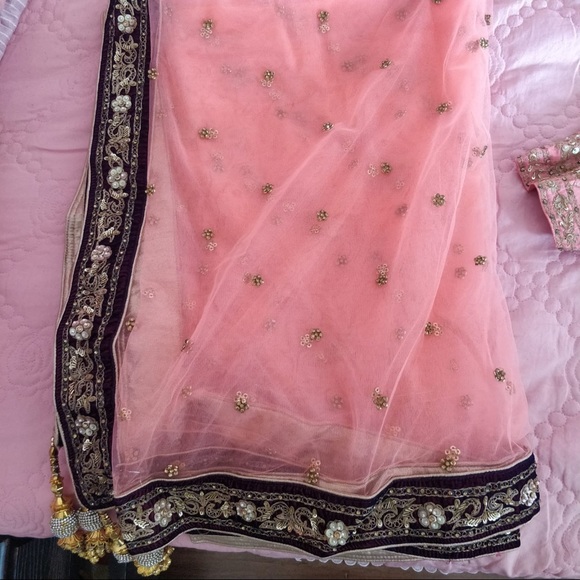 A Perfect  color combination wedding lahenga - Picture 3 of 6